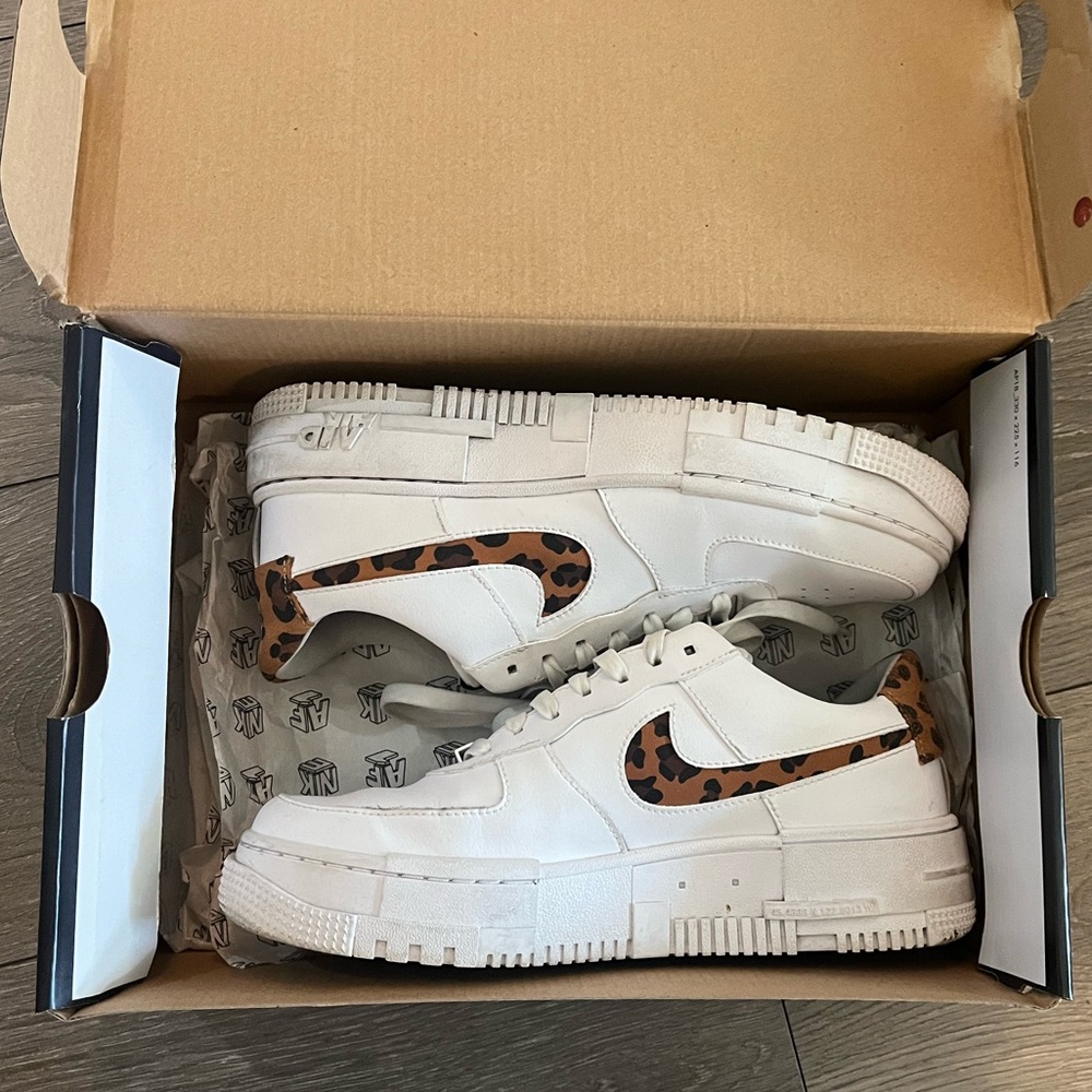 Nike Air Force 1 Pixel SE ‘Leopard Print’ Sneakers. Womens size 9